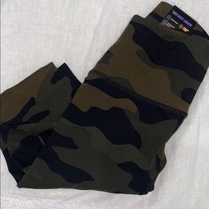 PINK Camo leggings (OFFER)